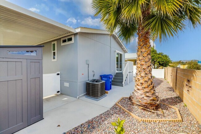 Building Photo - 1219 E Barham Dr