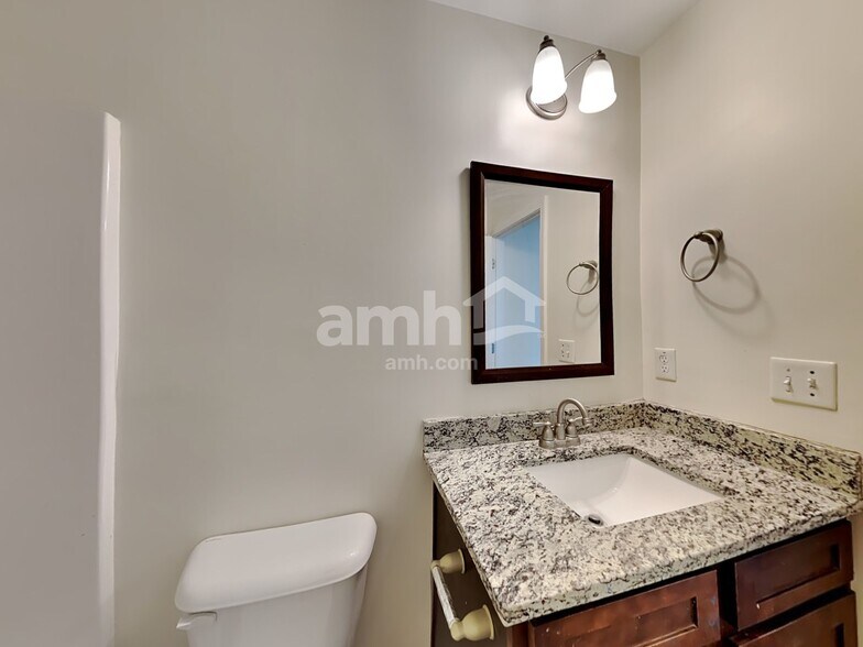 Building Photo - 1240 Faye Ct