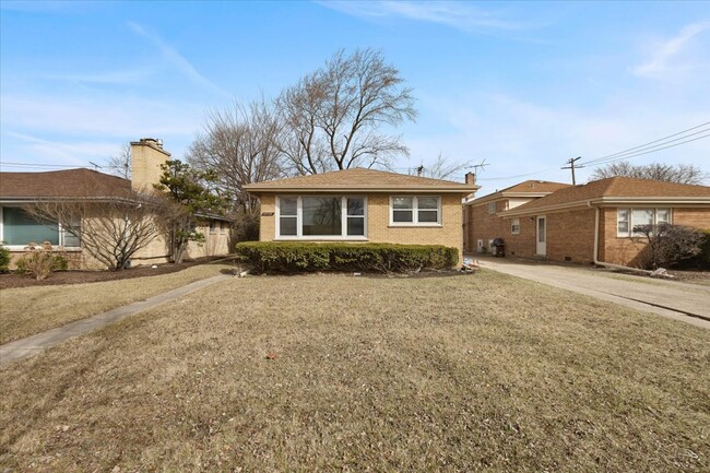 Primary Photo - 4538 Dempster St
