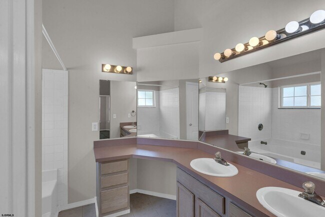 Building Photo - 1 Coronado Ln