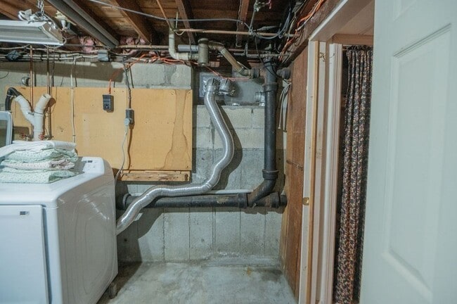 Building Photo - 37 Longview Way
