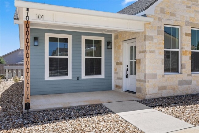 Building Photo - Bright, Spacious, & Beautifully Designed 1 bed 1.5 bath