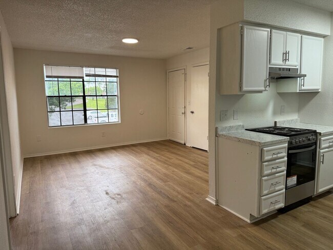 Building Photo - Cedar Ridge