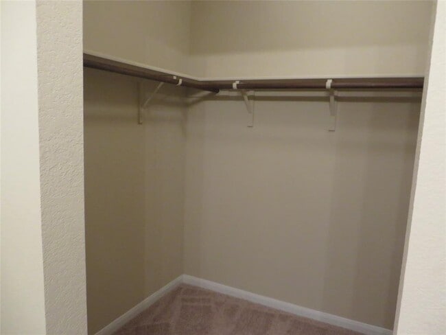 Building Photo - 505 Pinnacle Dr
