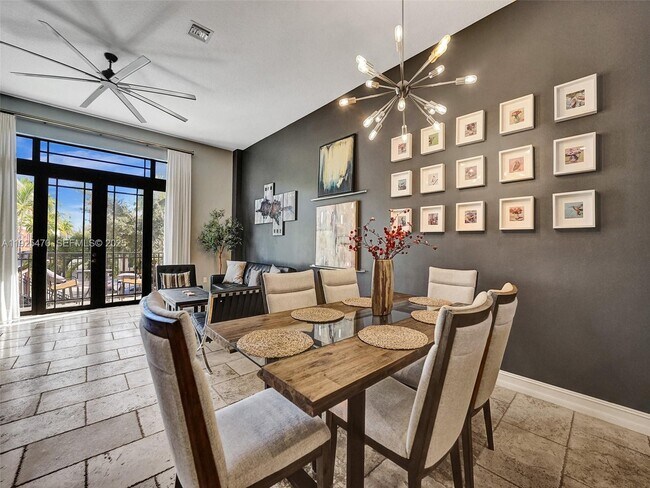 Building Photo - 2356 Wilton Dr