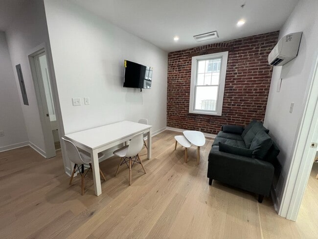 Interior Photo - GEORGETOWN FLATS