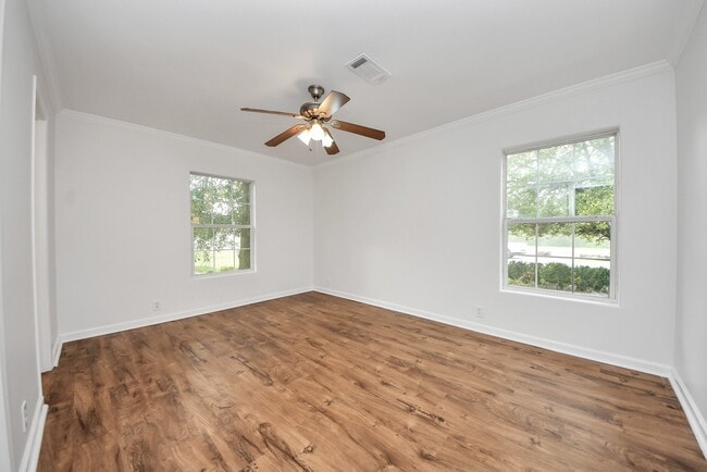 Building Photo - 6526 Carver Rd