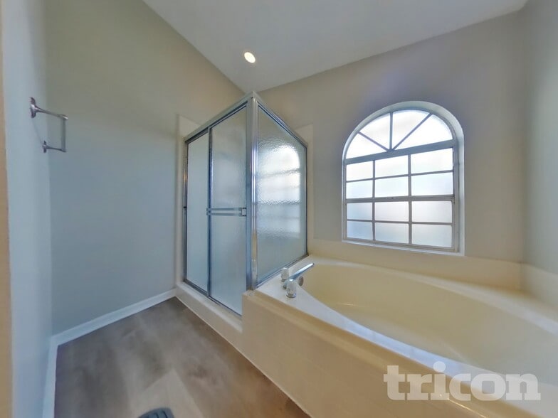 Building Photo - 1021 Whittier Cir