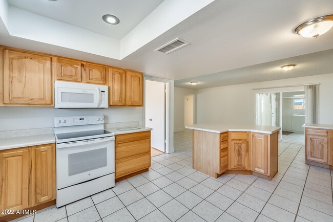 Building Photo - 10424 N 38th Dr