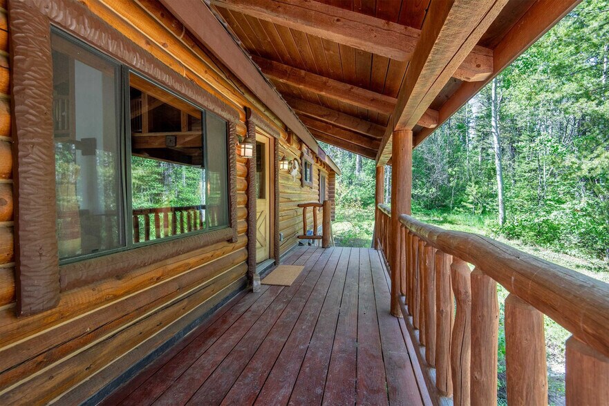 Building Photo - 7204 Pine Tree Rd