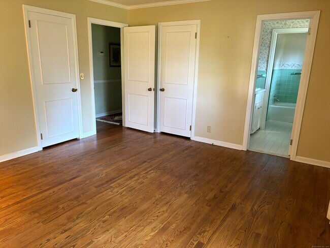 Building Photo - 35 Marwick Manor