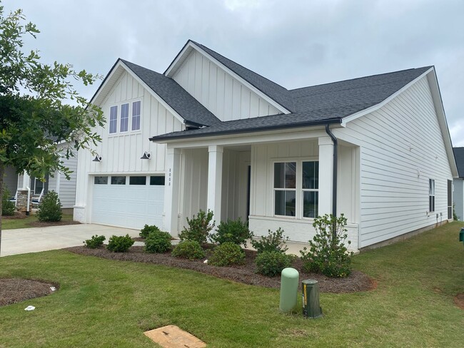 Primary Photo - Stunning 3 Bed, 2.5 Bath Home in Sought-Af...