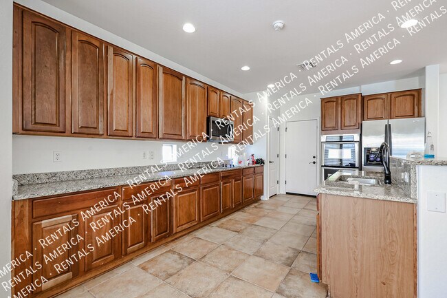 Building Photo - 1074 S Hawk Ln