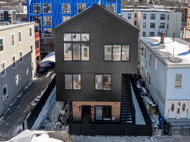 Building Photo - 12-14-14 Deer St