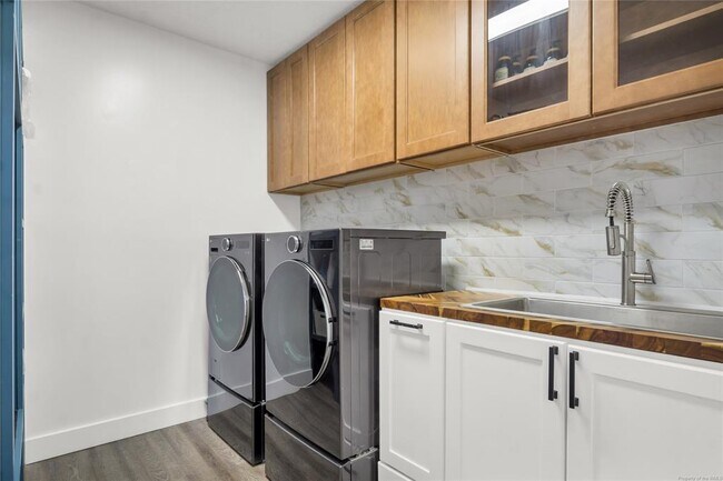 Building Photo - 717 Lantern Pl