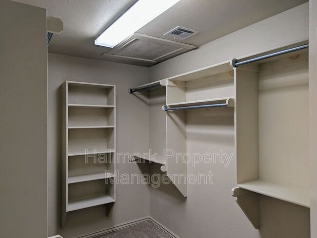 Building Photo - 214 Boulevard Du Lac