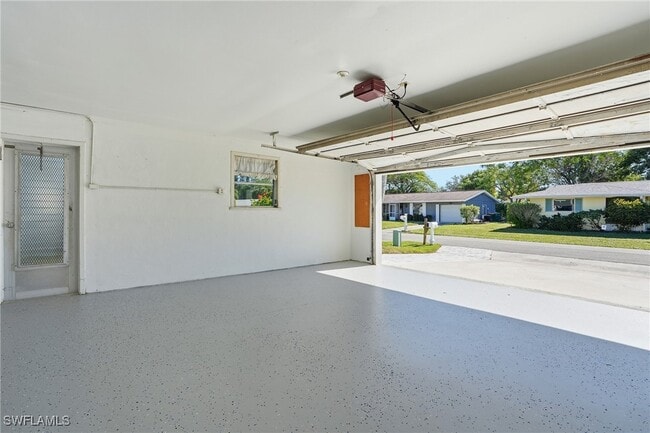 Building Photo - 30 Maui Cir