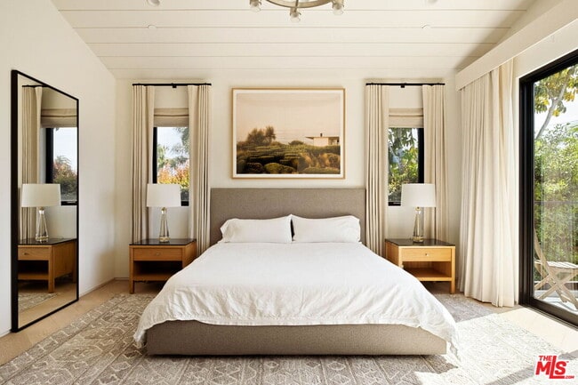 Building Photo - 2137 Glyndon Ave