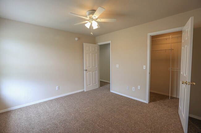 Building Photo - 3509 SW Deerfield Blvd