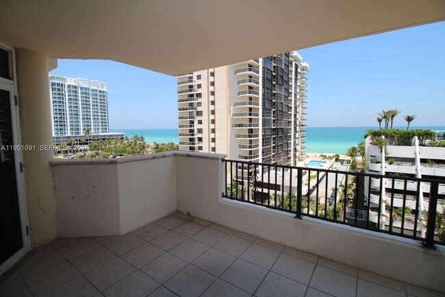 Building Photo - 6422 Collins Ave