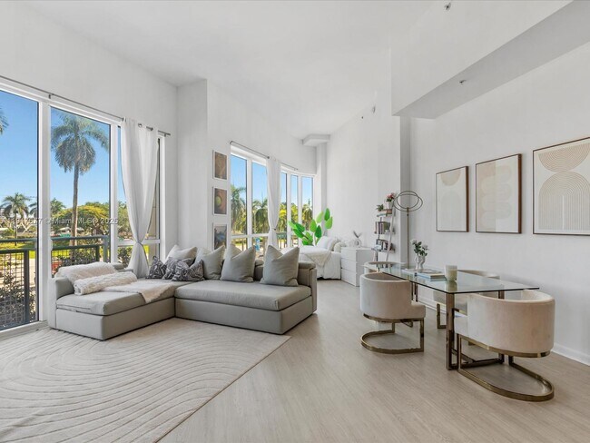 Building Photo - 253 NE 2nd St