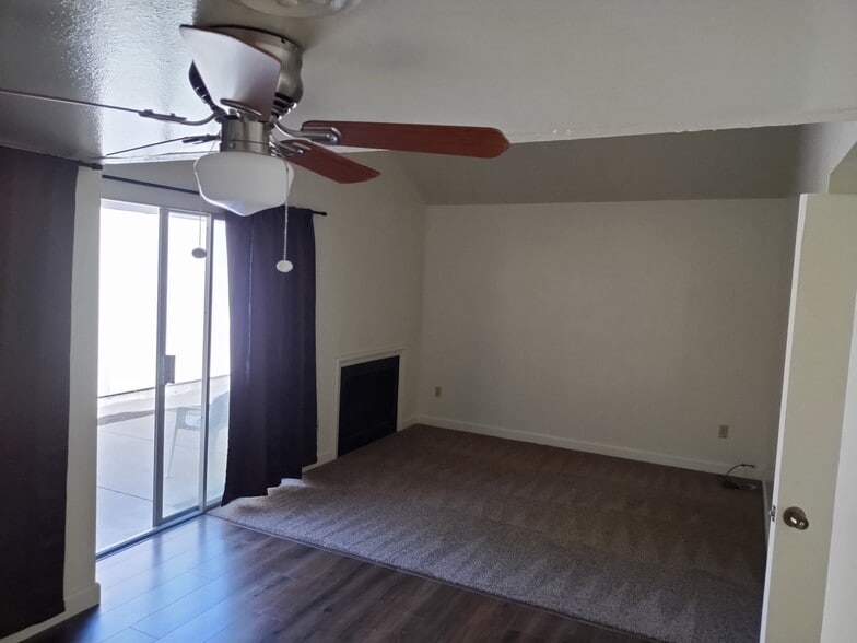 Building Photo - 3545 Fountain Way