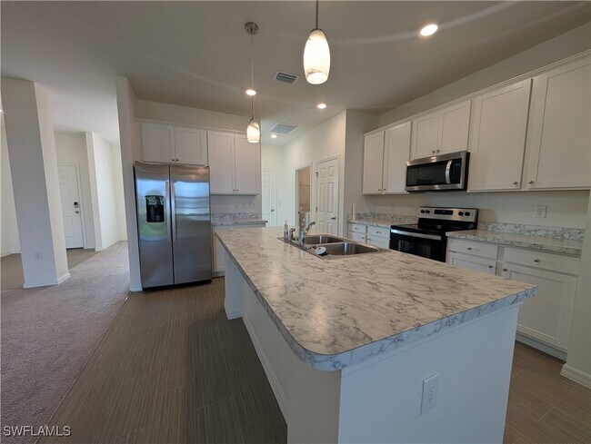 Building Photo - 4208 NE 15th Pl