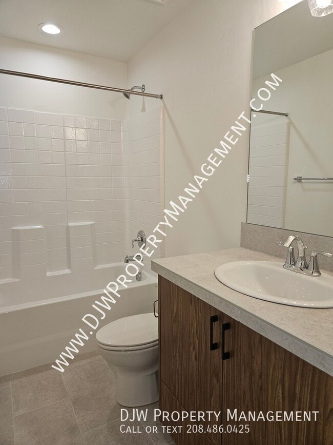 Building Photo - 1199 N Webb Wy