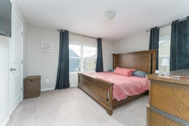 Building Photo - 645 Jenny Wy