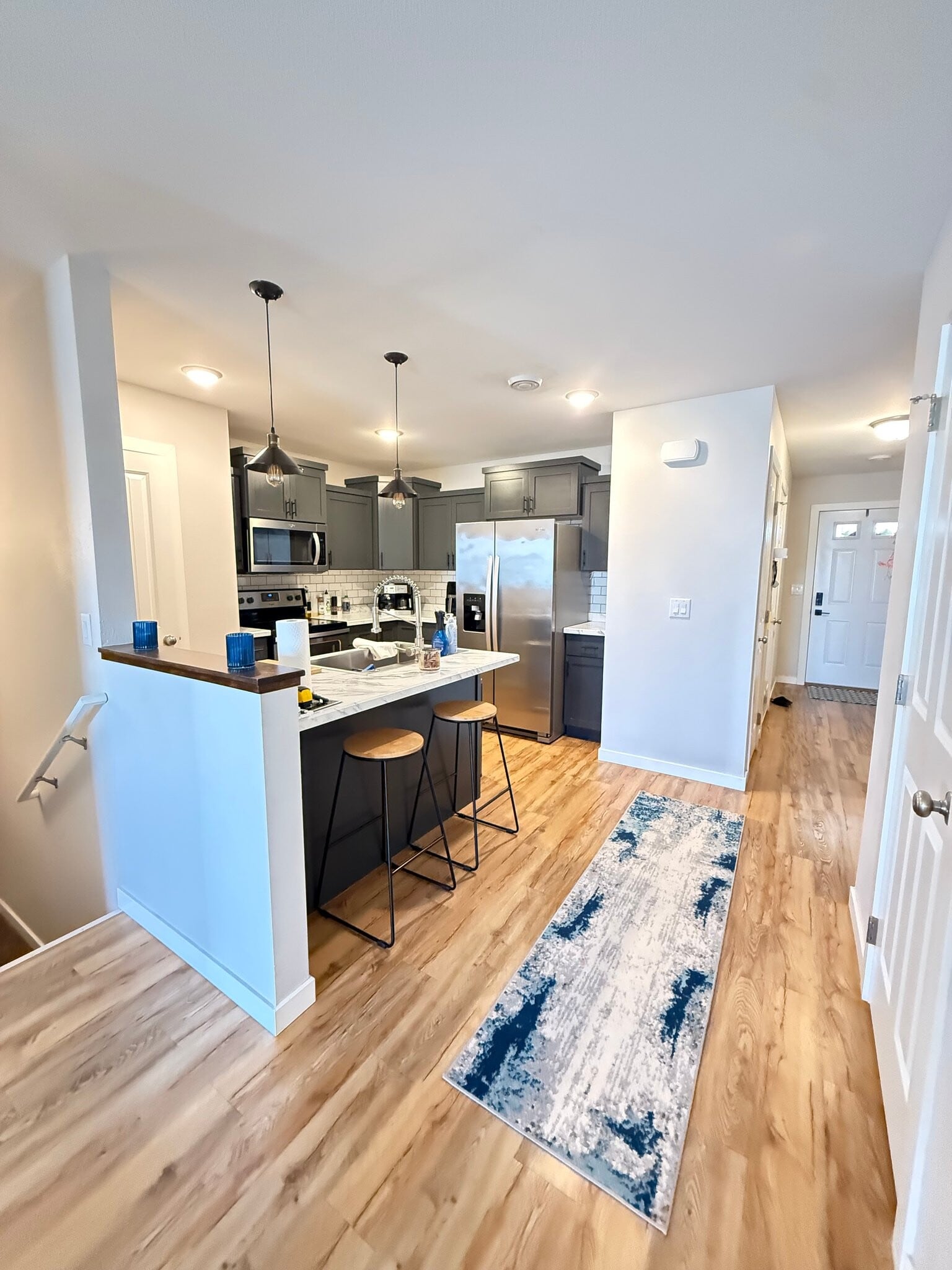 Building Photo - 1060 Thames Ct