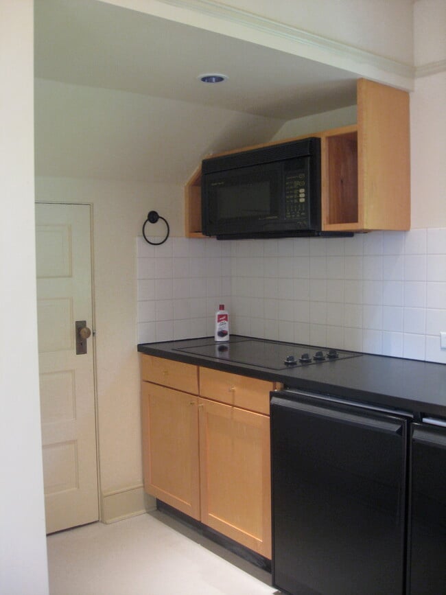 Building Photo - 1332 SE 44th Ave