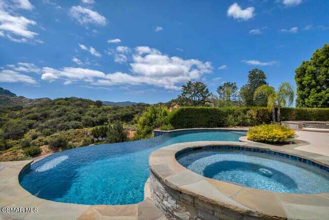 Building Photo - 2076 Hillsbury Rd