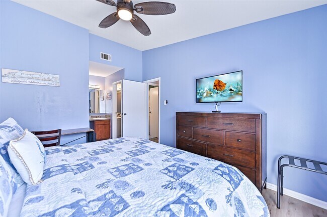 Building Photo - 3506 Cove View Blvd