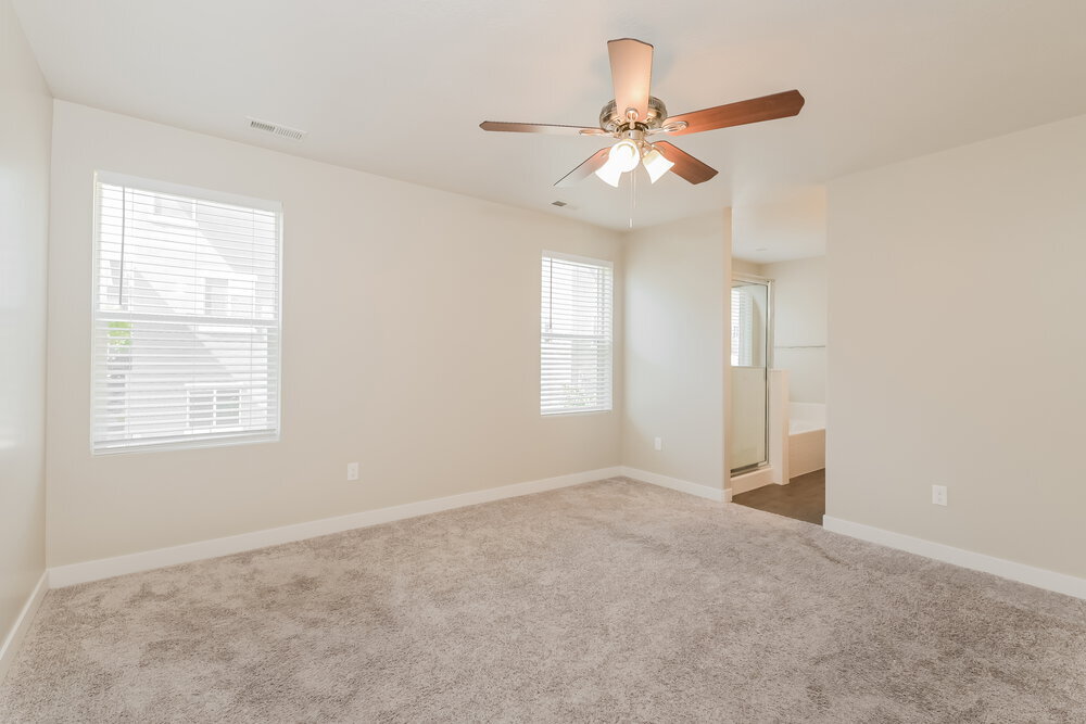Building Photo - 3036 S Red Pine Dr