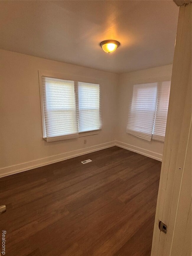 Building Photo - 3008 Cortland St