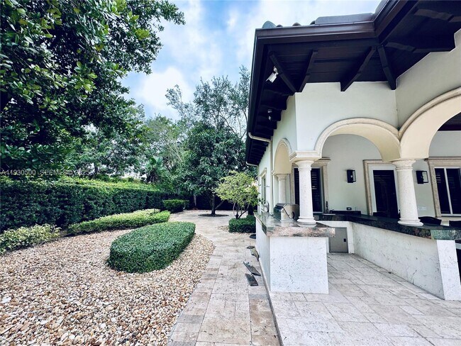 Building Photo - 6180 SW 132nd St