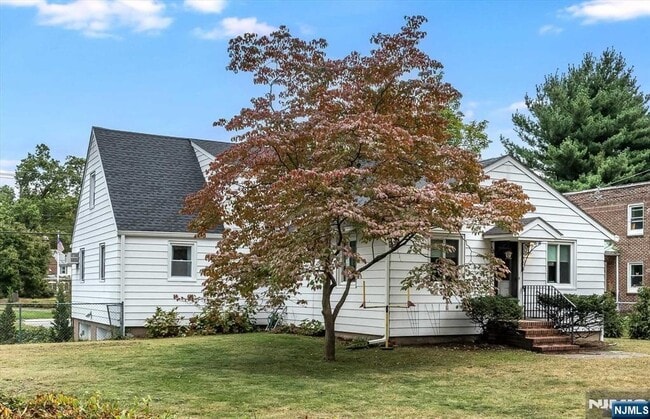 Building Photo - 354 Plaza