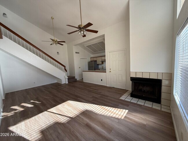 Building Photo - 2201 N Comanche Dr