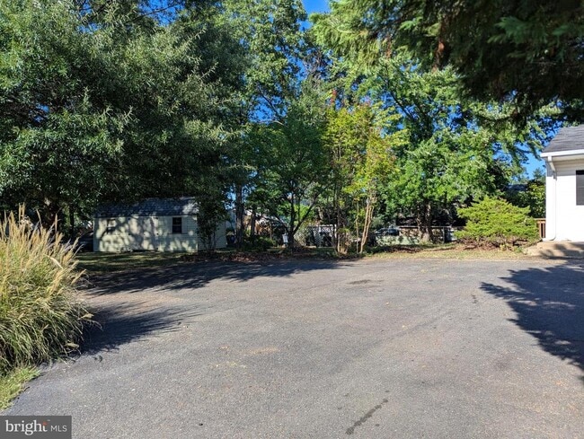 Building Photo - 6327 Willowood Ln