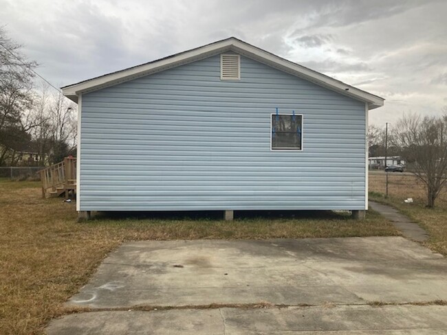 Building Photo - Gulfport 3 Bedroom