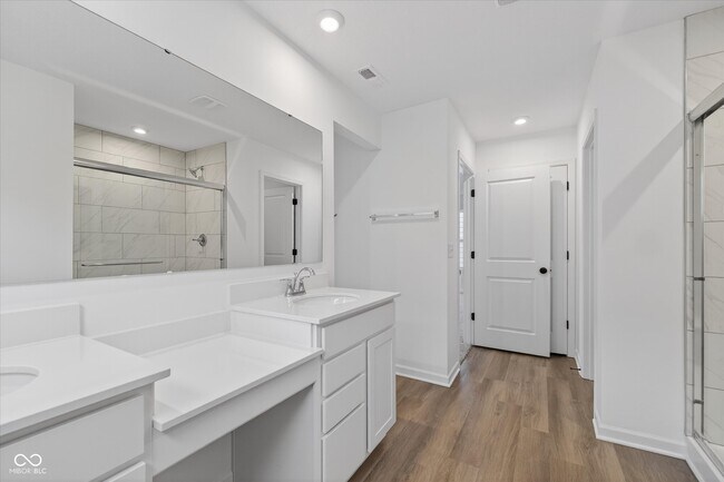 Building Photo - 15994 Meadow Frost Ct