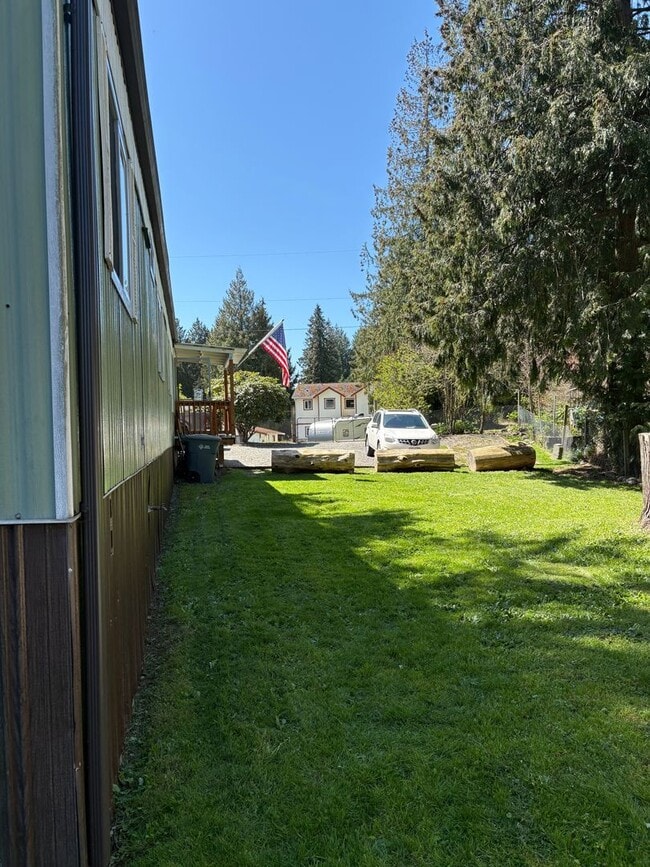 Building Photo - Bonney Lake Remodeled Manufactured Home!