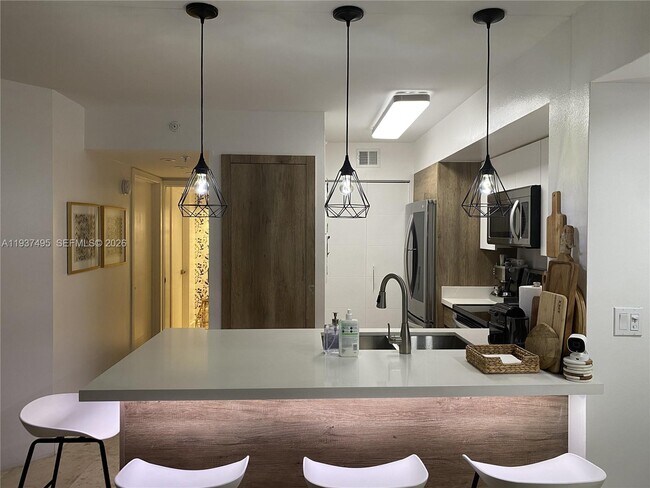 Building Photo - 620 SW 111th Ave