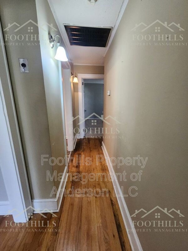 Building Photo - 1917 Inman Dr