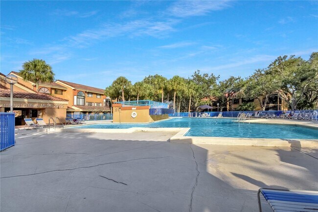 Building Photo - 15499 N Miami Lakeway