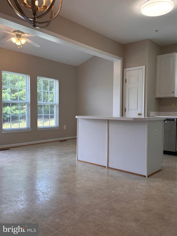 Building Photo - 9400 Birchwood Ct W