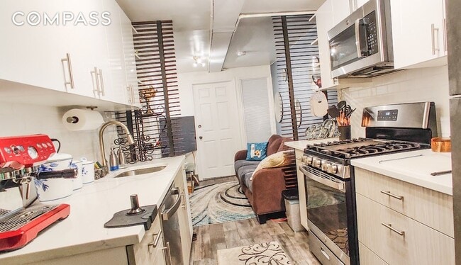 Building Photo - 32-84-84 46th St