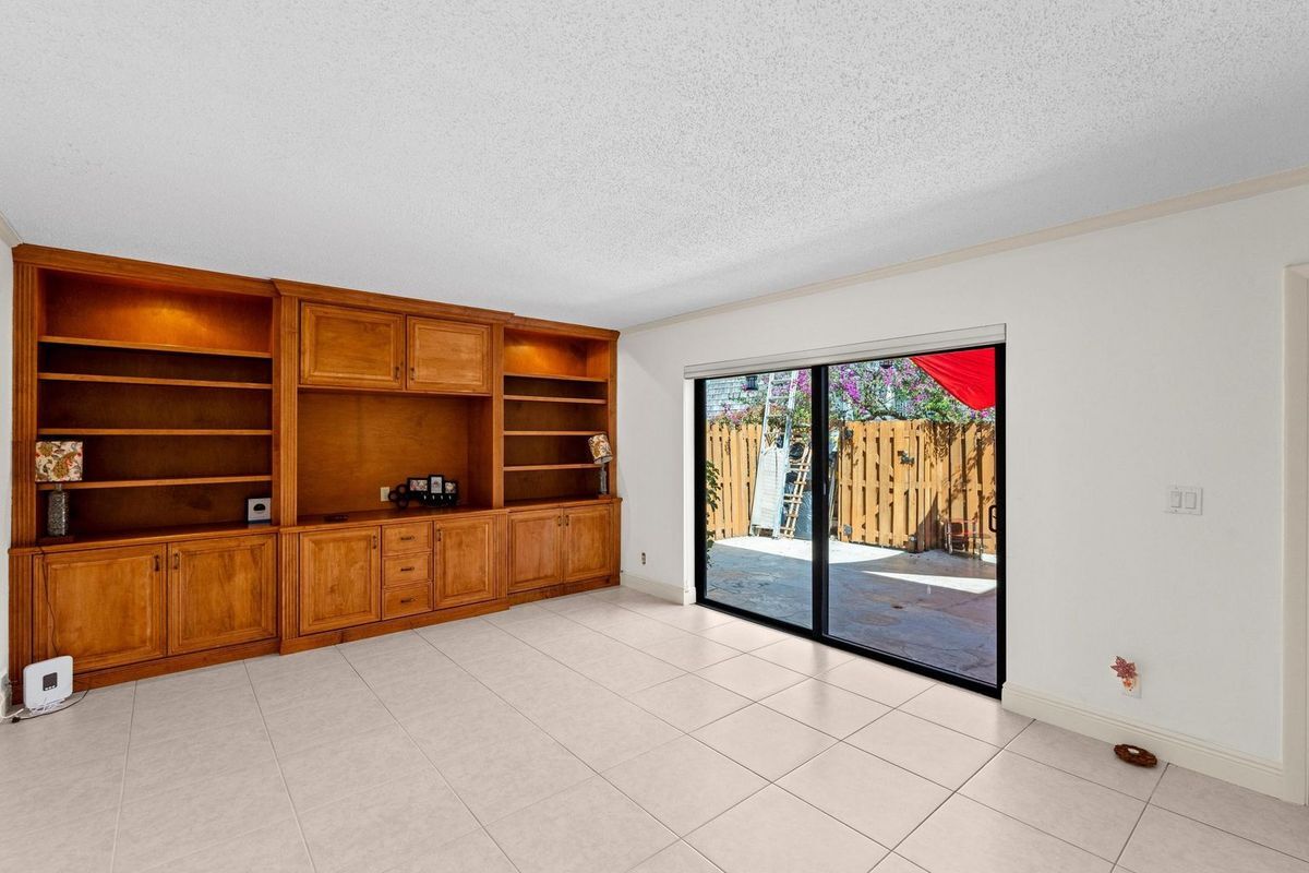 Building Photo - 1720 Forest Lakes Cir