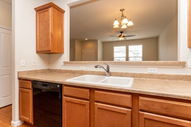 Building Photo - Comfortable Monument Townhome with 2-Car Garage & Easy I-25 Access!!