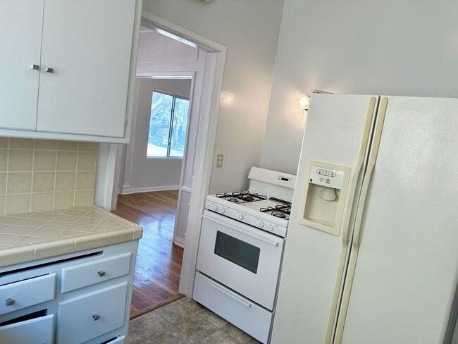 Building Photo - TRIPLEX